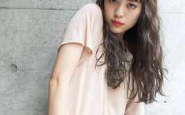 漂亮小姐姐烫发视频图片,小姐姐教你打造时尚卷发风采