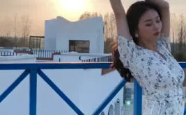 看日落小姐姐,邂逅浪漫小姐姐的美丽瞬间